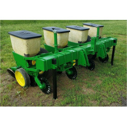 UNIVERSAL 4 ROW PLANTER